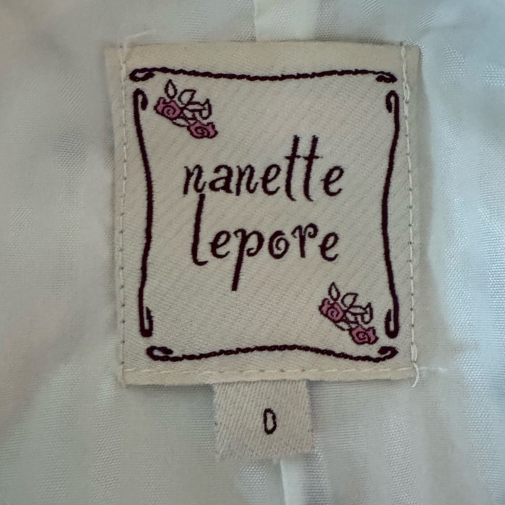 Nanette Lenore white and navy tailored blazer, Size 0, navy polka dot design - Picture 3 of 11
